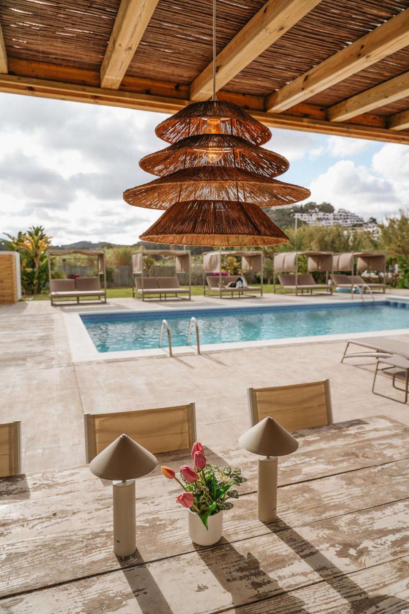 Apartamentos Ses Veles Cala Llonga  Bagian luar foto