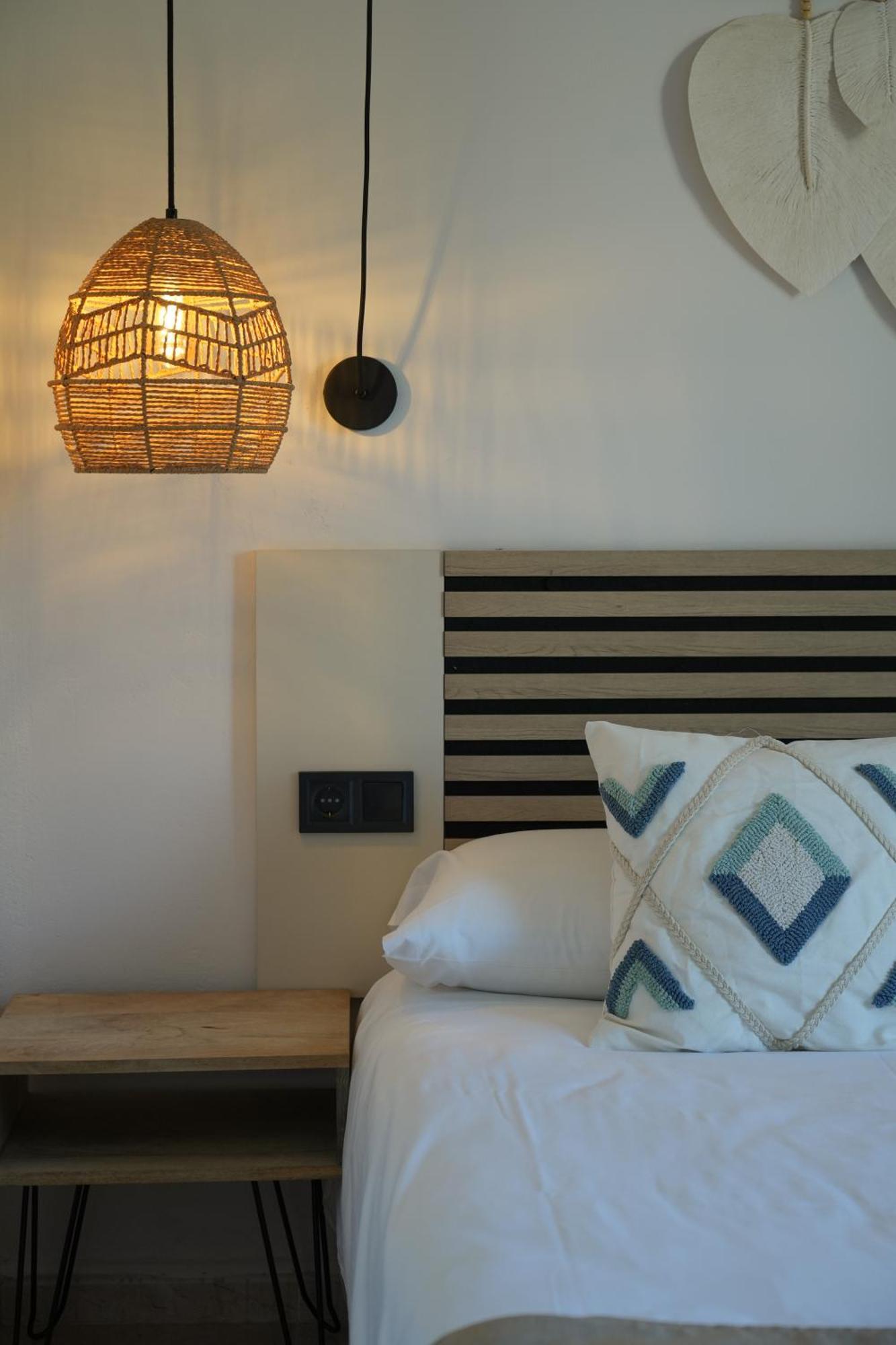 Apartamentos Ses Veles Cala Llonga  Bagian luar foto